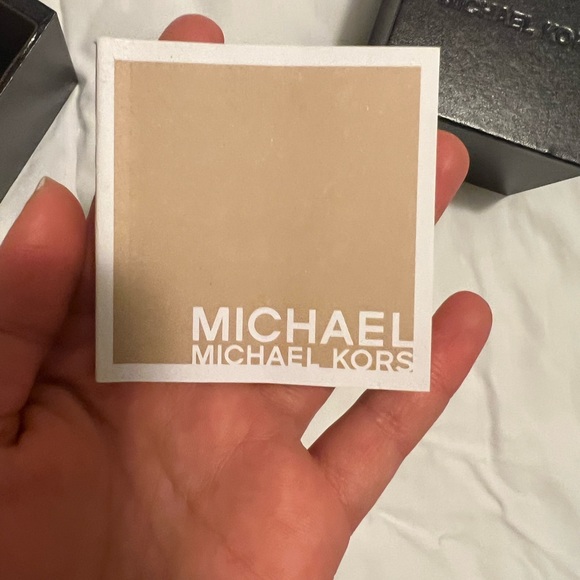 Discontinue Micheal Kors watch - Picture 2 of 6